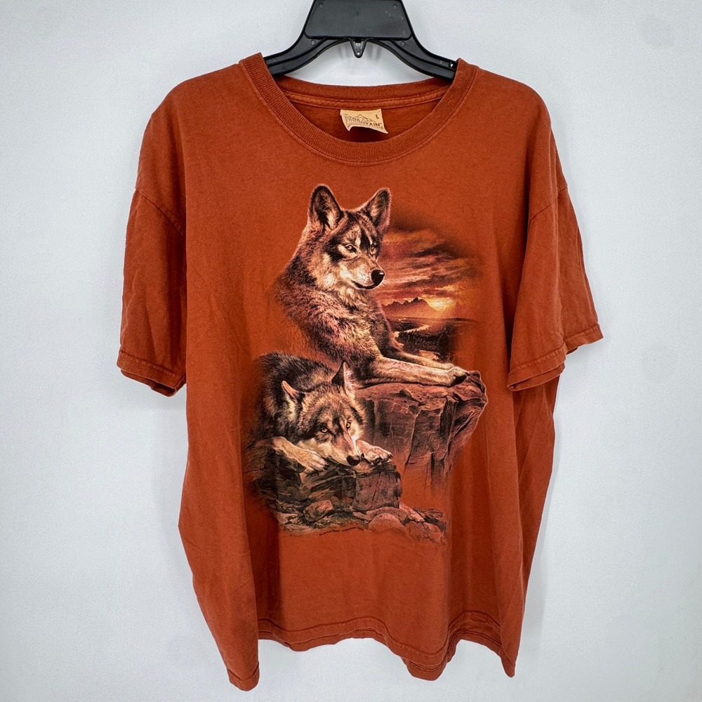The Mountain Wolf Graphic T-Shirt Mens Large Orange Good Vintage Nature Sunset